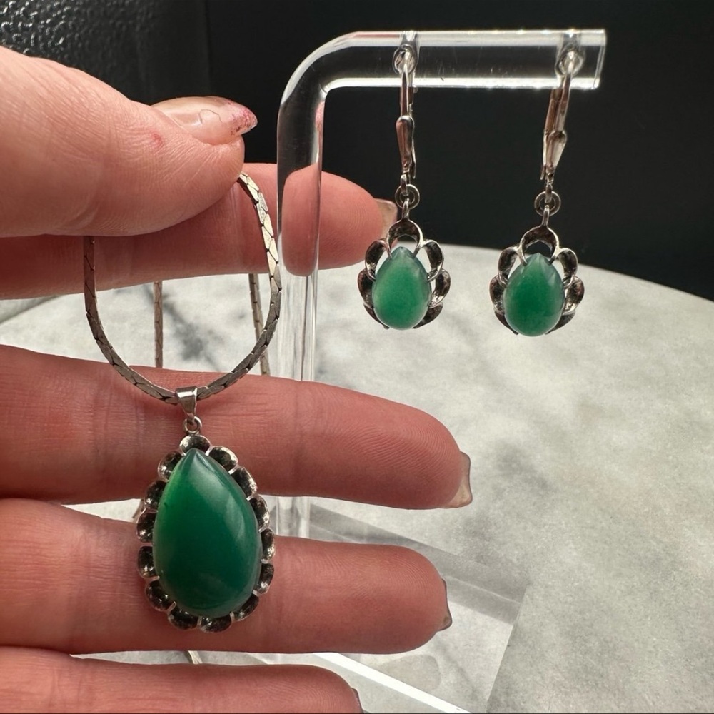 Vintage Sterling Silver Chrysoprase Pendant & Earrings